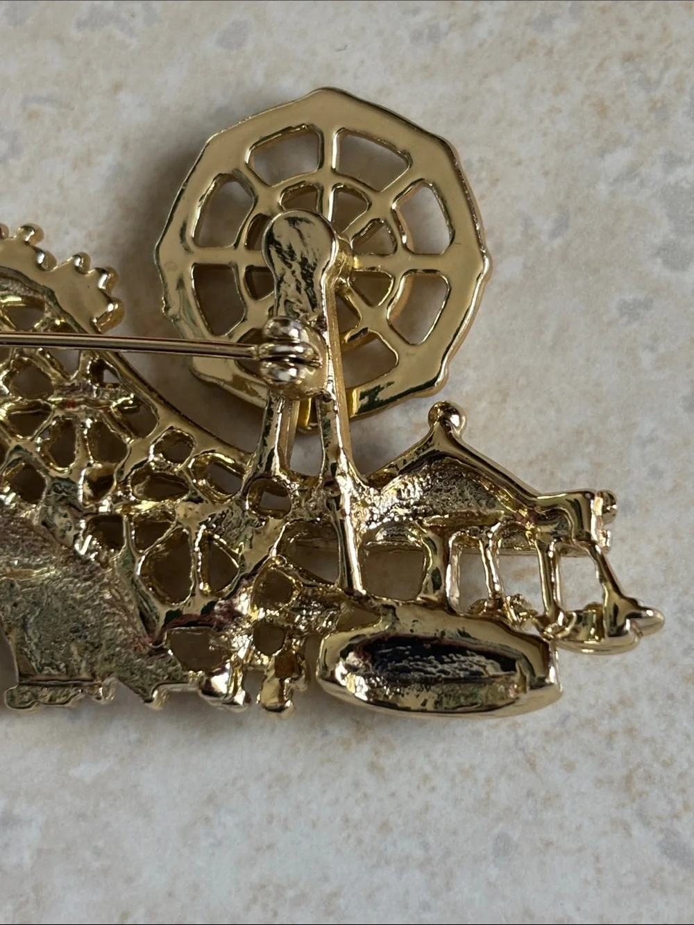 N/A charming gold